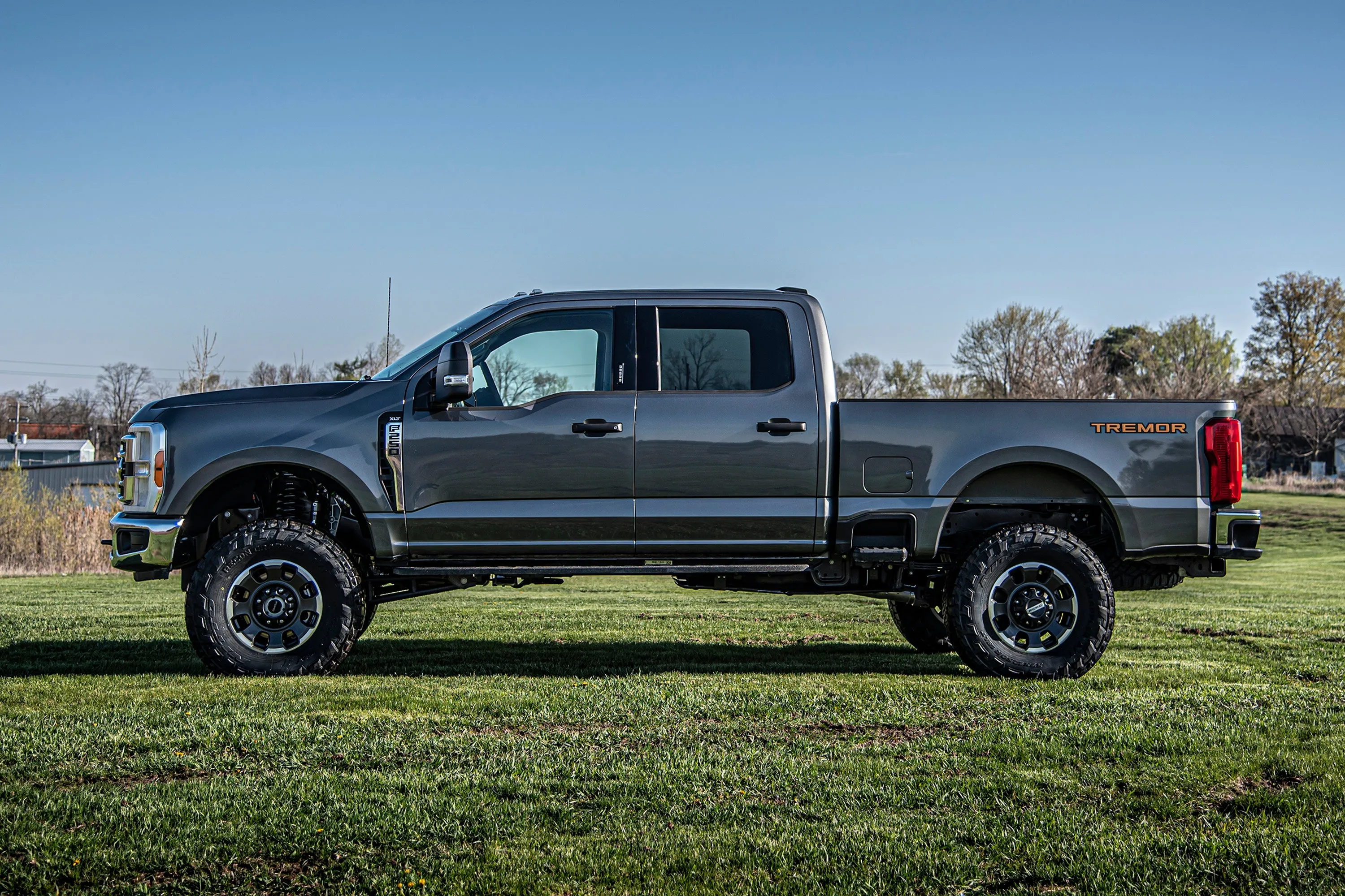 5 Inch Lift Kit w/ Radius Arm | FOX 2.5 Coil-Over Conversion - Performance Elite | Ford F250/F350 Super Duty (23-24) 4WD | Diesel