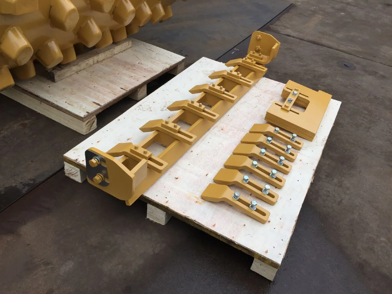 66" Cat Roller Pad Foot Shell Kits W/Bumper, For CS423, CS433, CS44, CS44B